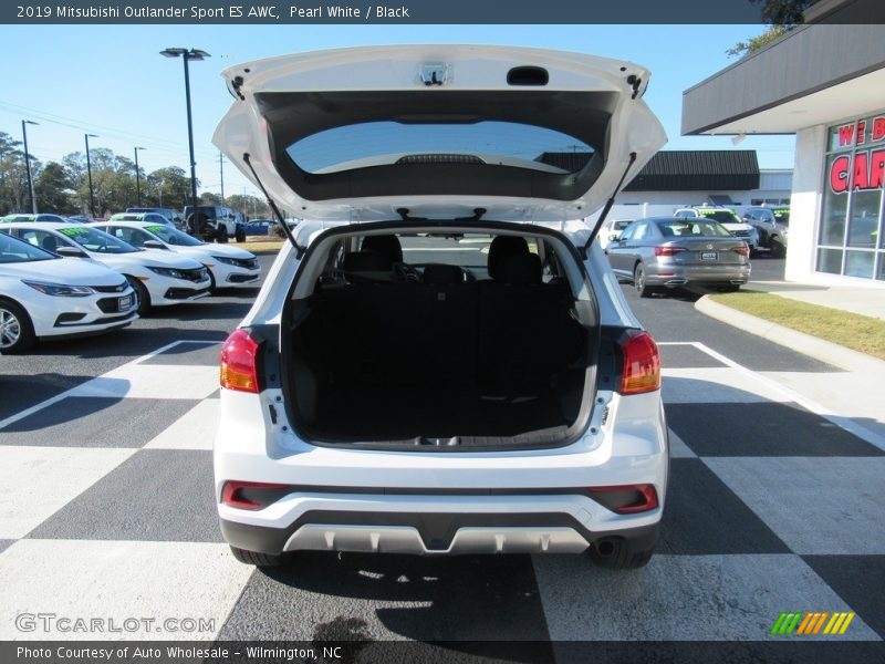 Pearl White / Black 2019 Mitsubishi Outlander Sport ES AWC