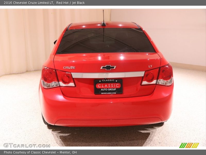 Red Hot / Jet Black 2016 Chevrolet Cruze Limited LT