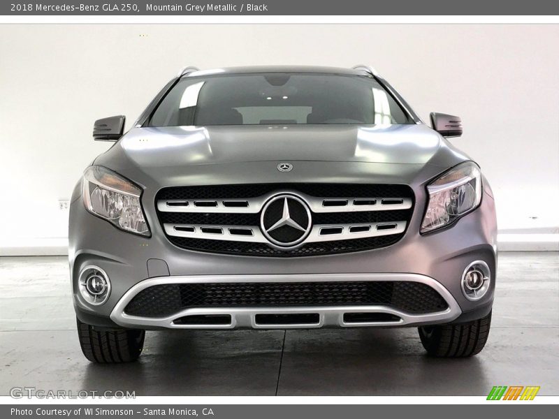 Mountain Grey Metallic / Black 2018 Mercedes-Benz GLA 250