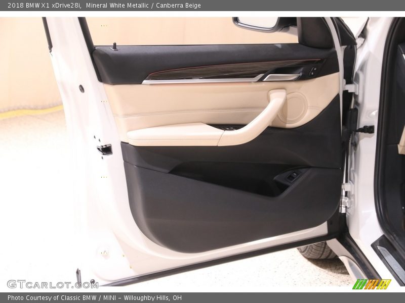 Mineral White Metallic / Canberra Beige 2018 BMW X1 xDrive28i
