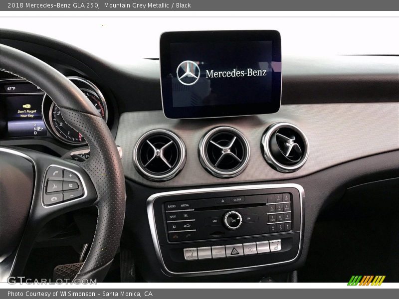 Mountain Grey Metallic / Black 2018 Mercedes-Benz GLA 250