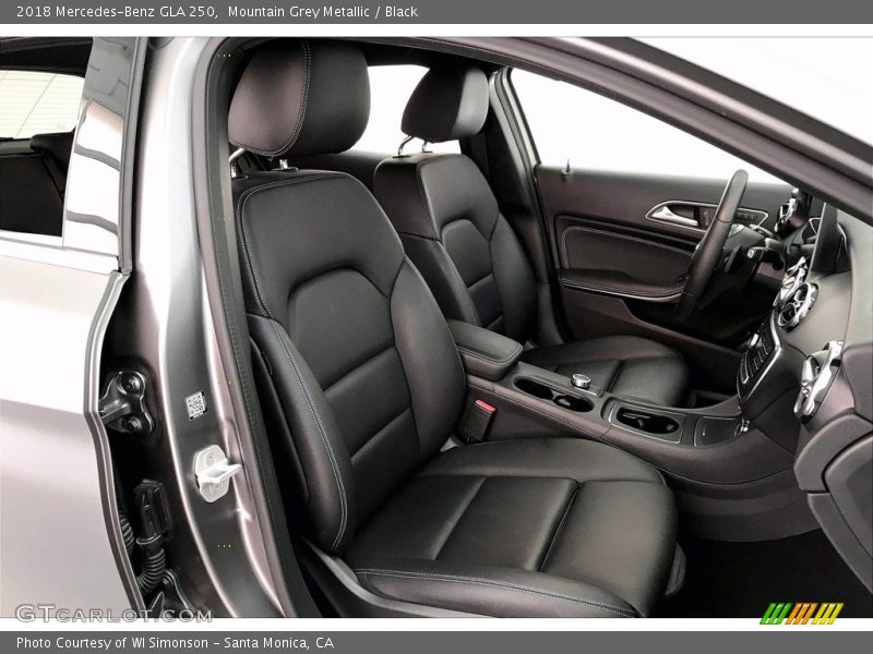 Mountain Grey Metallic / Black 2018 Mercedes-Benz GLA 250