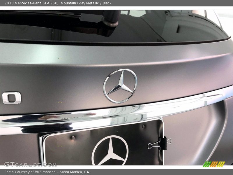 Mountain Grey Metallic / Black 2018 Mercedes-Benz GLA 250