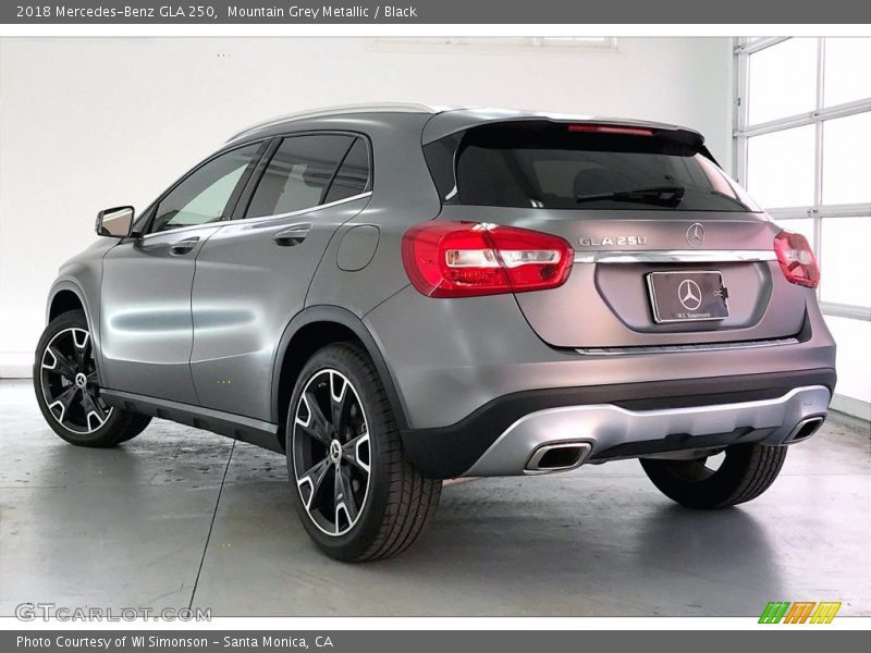 Mountain Grey Metallic / Black 2018 Mercedes-Benz GLA 250