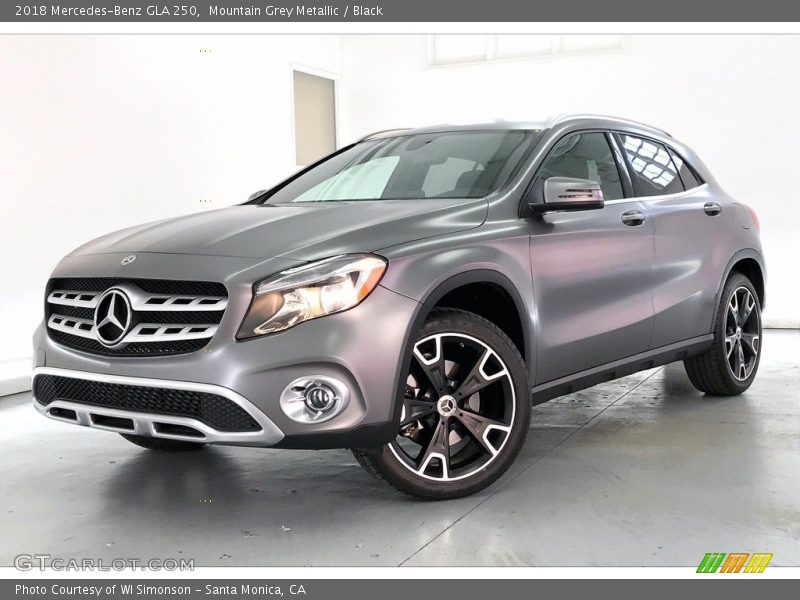 Mountain Grey Metallic / Black 2018 Mercedes-Benz GLA 250
