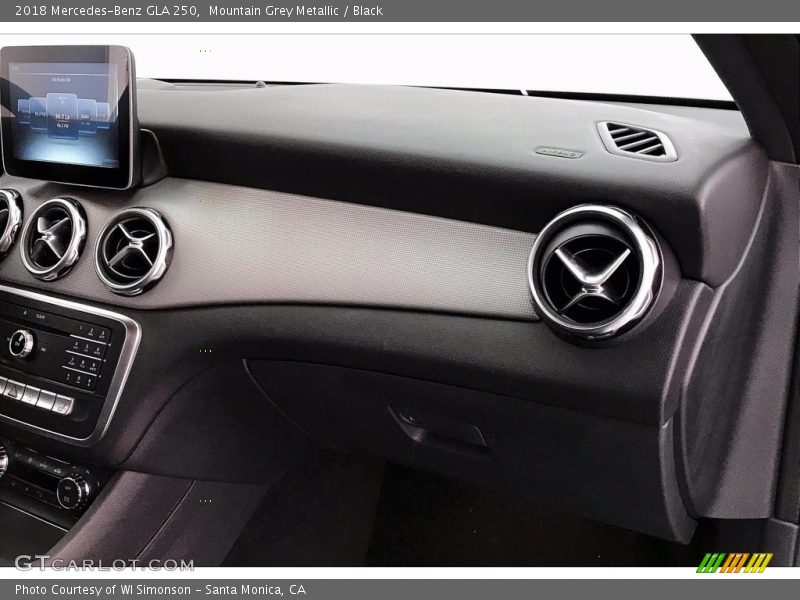 Mountain Grey Metallic / Black 2018 Mercedes-Benz GLA 250