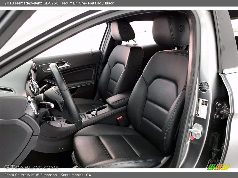 Mountain Grey Metallic / Black 2018 Mercedes-Benz GLA 250