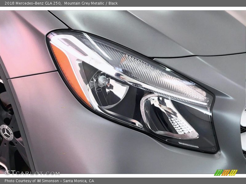Mountain Grey Metallic / Black 2018 Mercedes-Benz GLA 250