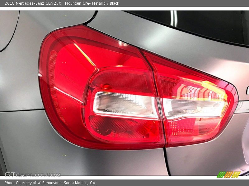 Mountain Grey Metallic / Black 2018 Mercedes-Benz GLA 250