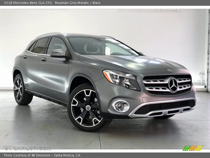 Mountain Grey Metallic / Black 2018 Mercedes-Benz GLA 250