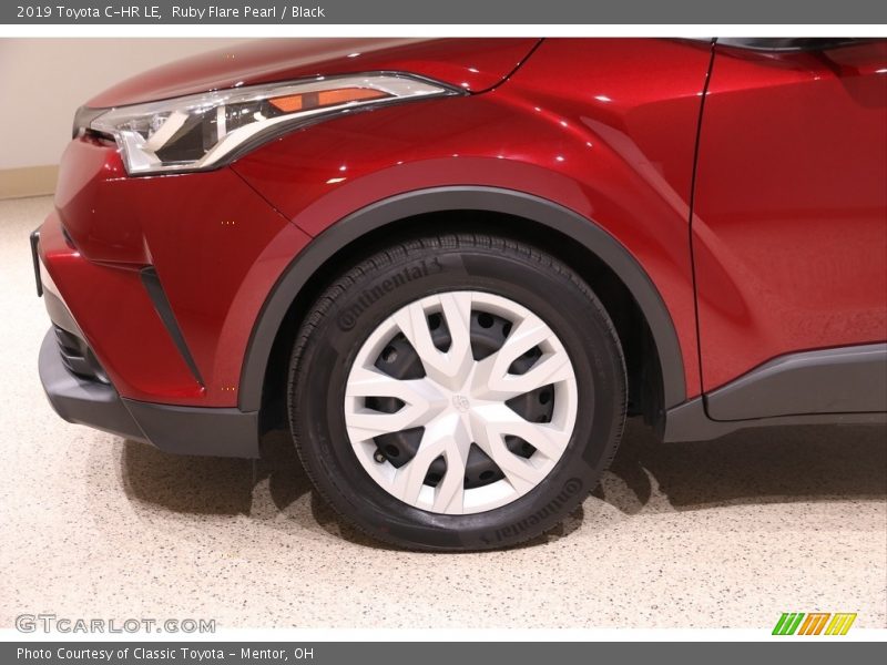 Ruby Flare Pearl / Black 2019 Toyota C-HR LE