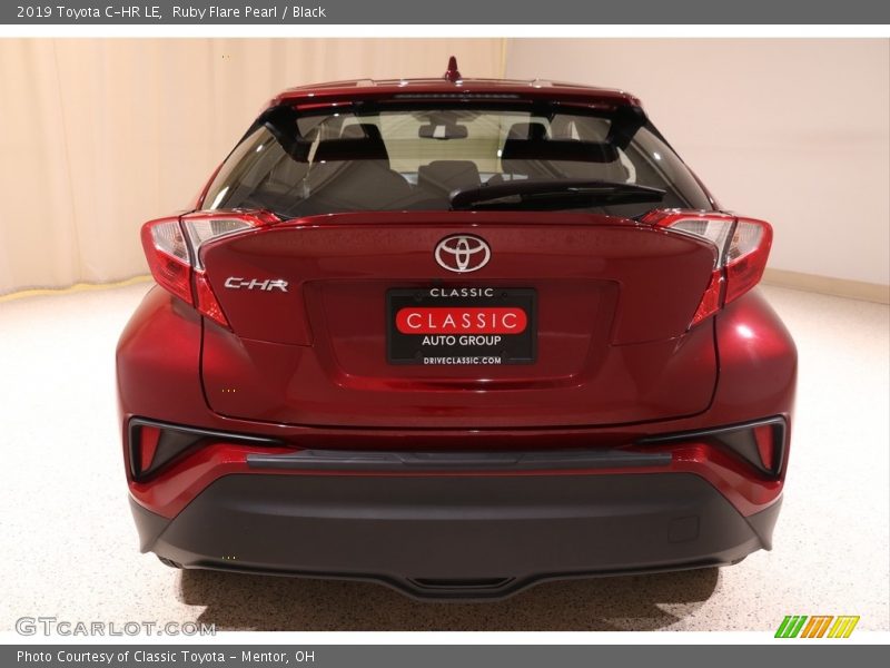 Ruby Flare Pearl / Black 2019 Toyota C-HR LE