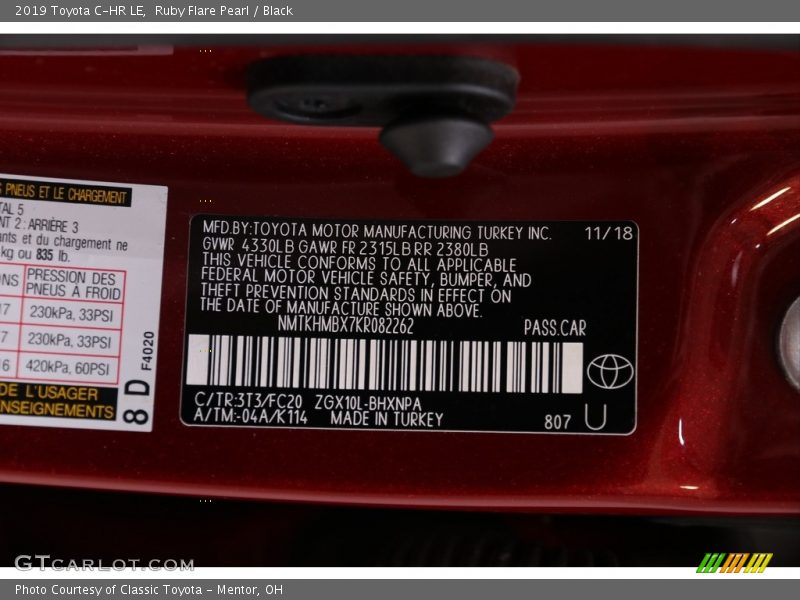 Ruby Flare Pearl / Black 2019 Toyota C-HR LE
