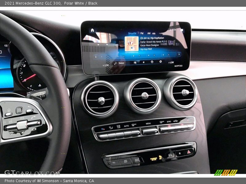Polar White / Black 2021 Mercedes-Benz GLC 300