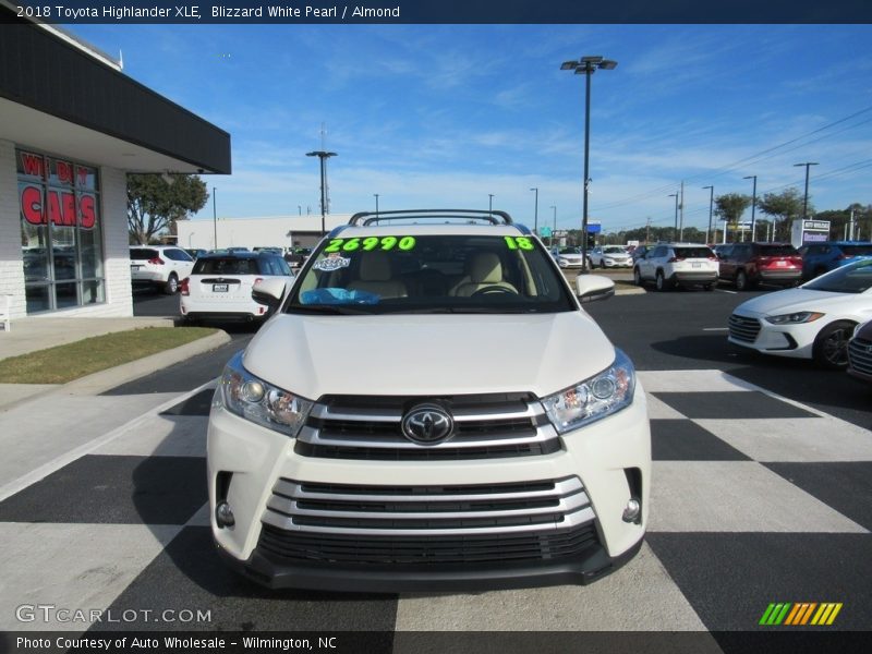 Blizzard White Pearl / Almond 2018 Toyota Highlander XLE
