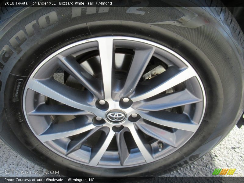 Blizzard White Pearl / Almond 2018 Toyota Highlander XLE