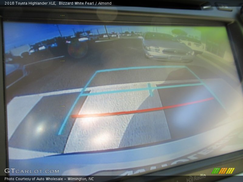 Blizzard White Pearl / Almond 2018 Toyota Highlander XLE