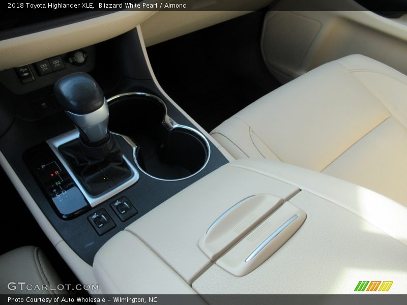 Blizzard White Pearl / Almond 2018 Toyota Highlander XLE