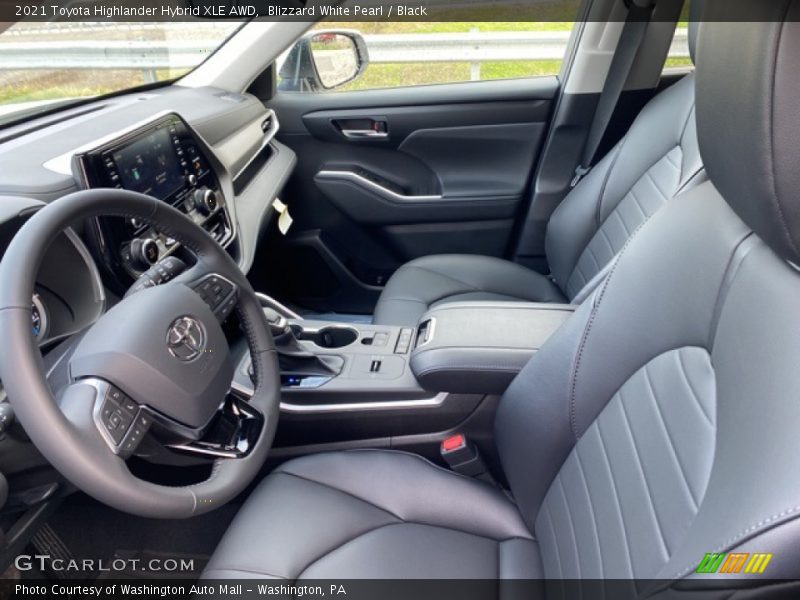 Blizzard White Pearl / Black 2021 Toyota Highlander Hybrid XLE AWD
