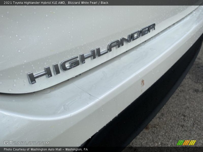 Blizzard White Pearl / Black 2021 Toyota Highlander Hybrid XLE AWD