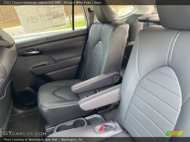 Blizzard White Pearl / Black 2021 Toyota Highlander Hybrid XLE AWD