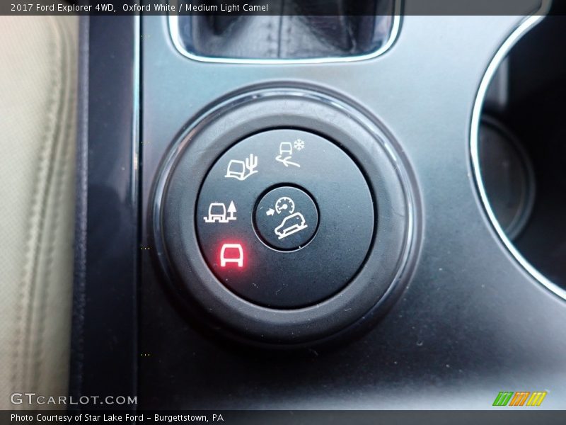 Oxford White / Medium Light Camel 2017 Ford Explorer 4WD