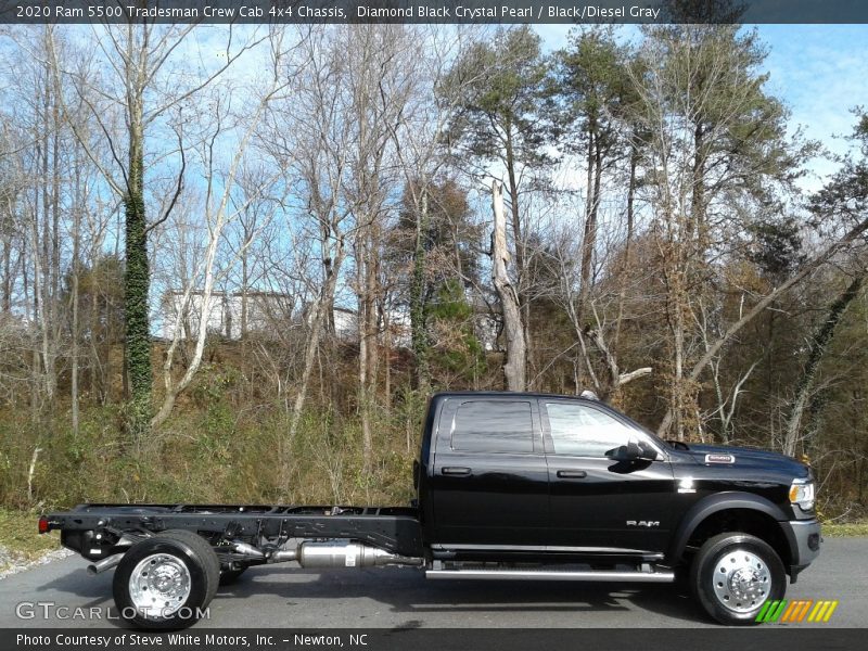  2020 5500 Tradesman Crew Cab 4x4 Chassis Diamond Black Crystal Pearl