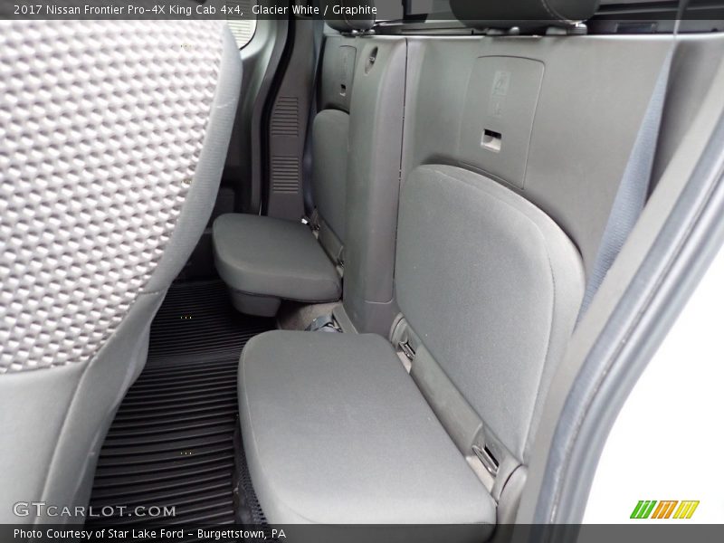 Glacier White / Graphite 2017 Nissan Frontier Pro-4X King Cab 4x4