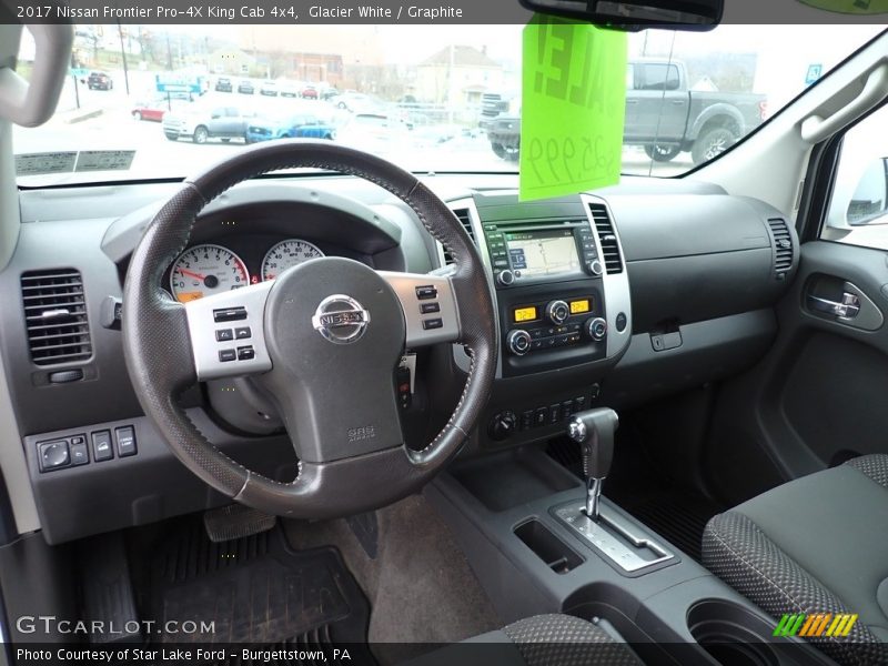 Glacier White / Graphite 2017 Nissan Frontier Pro-4X King Cab 4x4