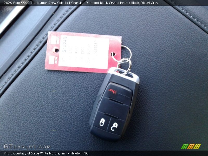Diamond Black Crystal Pearl / Black/Diesel Gray 2020 Ram 5500 Tradesman Crew Cab 4x4 Chassis