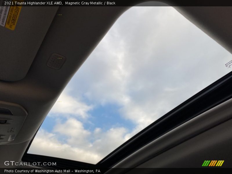 Magnetic Gray Metallic / Black 2021 Toyota Highlander XLE AWD