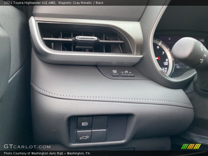Magnetic Gray Metallic / Black 2021 Toyota Highlander XLE AWD