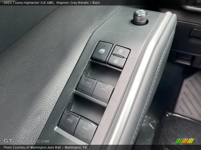 Magnetic Gray Metallic / Black 2021 Toyota Highlander XLE AWD