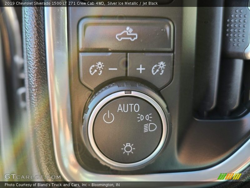 Silver Ice Metallic / Jet Black 2019 Chevrolet Silverado 1500 LT Z71 Crew Cab 4WD