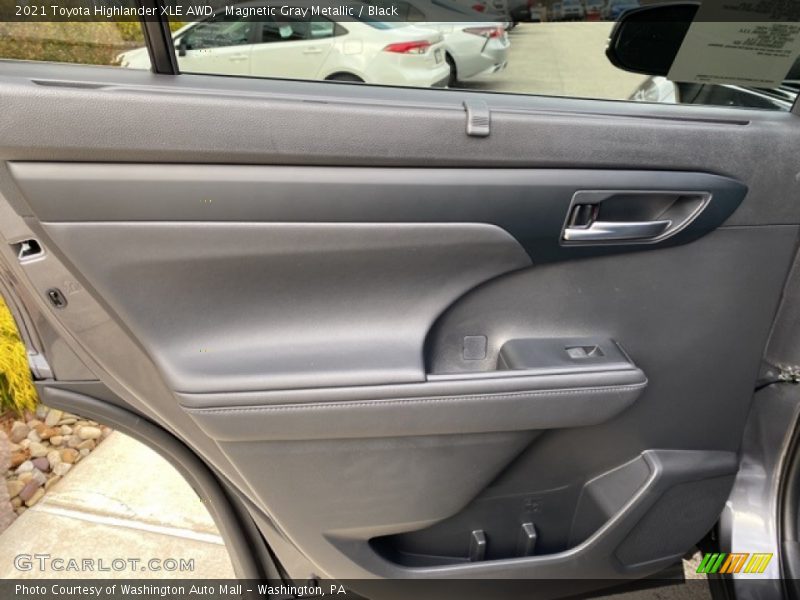 Magnetic Gray Metallic / Black 2021 Toyota Highlander XLE AWD