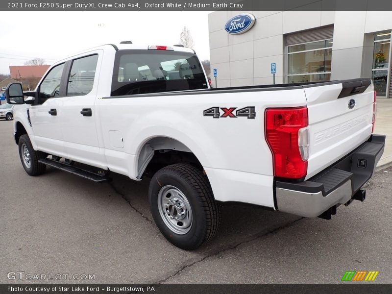 Oxford White / Medium Earth Gray 2021 Ford F250 Super Duty XL Crew Cab 4x4