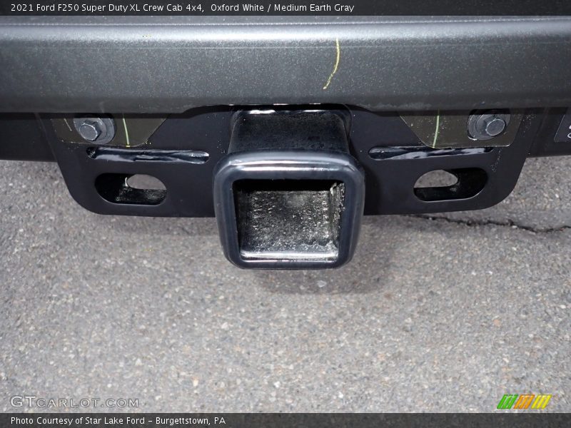 Oxford White / Medium Earth Gray 2021 Ford F250 Super Duty XL Crew Cab 4x4