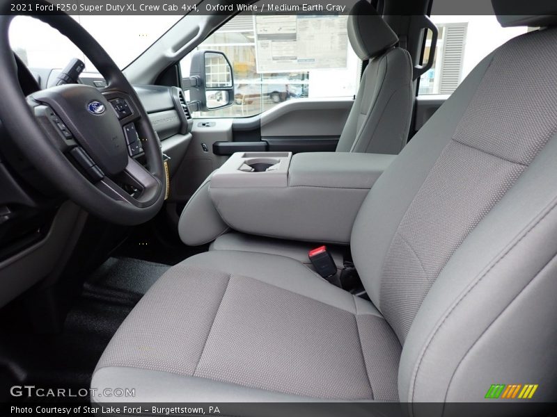 Oxford White / Medium Earth Gray 2021 Ford F250 Super Duty XL Crew Cab 4x4