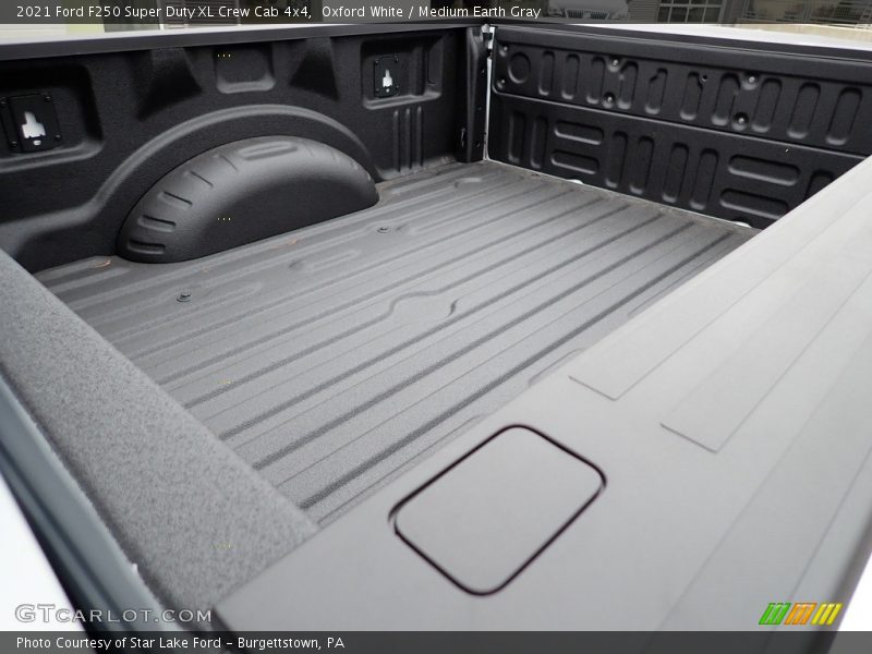 Oxford White / Medium Earth Gray 2021 Ford F250 Super Duty XL Crew Cab 4x4
