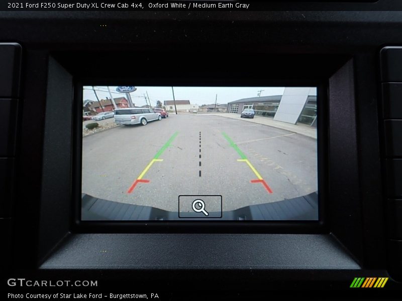 Oxford White / Medium Earth Gray 2021 Ford F250 Super Duty XL Crew Cab 4x4