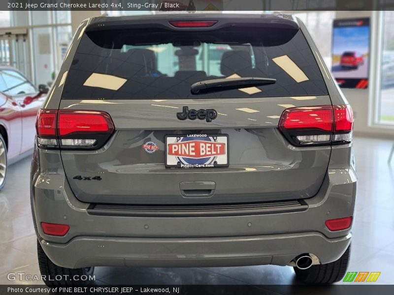 Sting-Gray / Black 2021 Jeep Grand Cherokee Laredo 4x4
