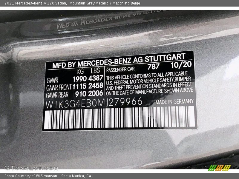 Mountain Grey Metallic / Macchiato Beige 2021 Mercedes-Benz A 220 Sedan