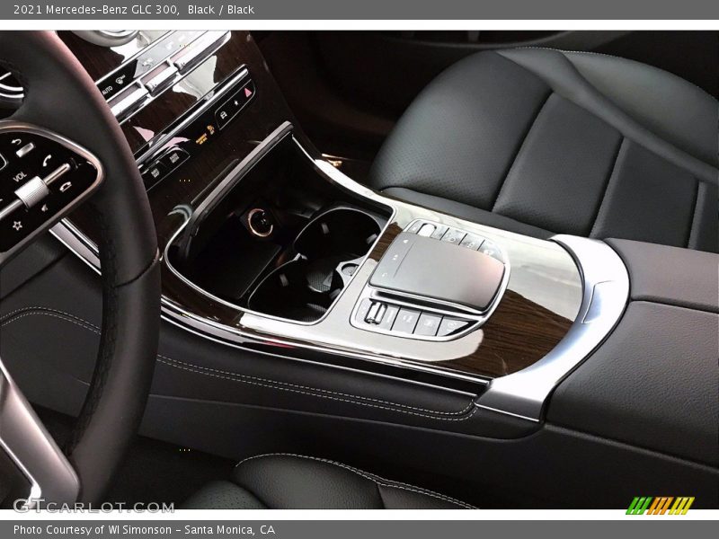 Black / Black 2021 Mercedes-Benz GLC 300
