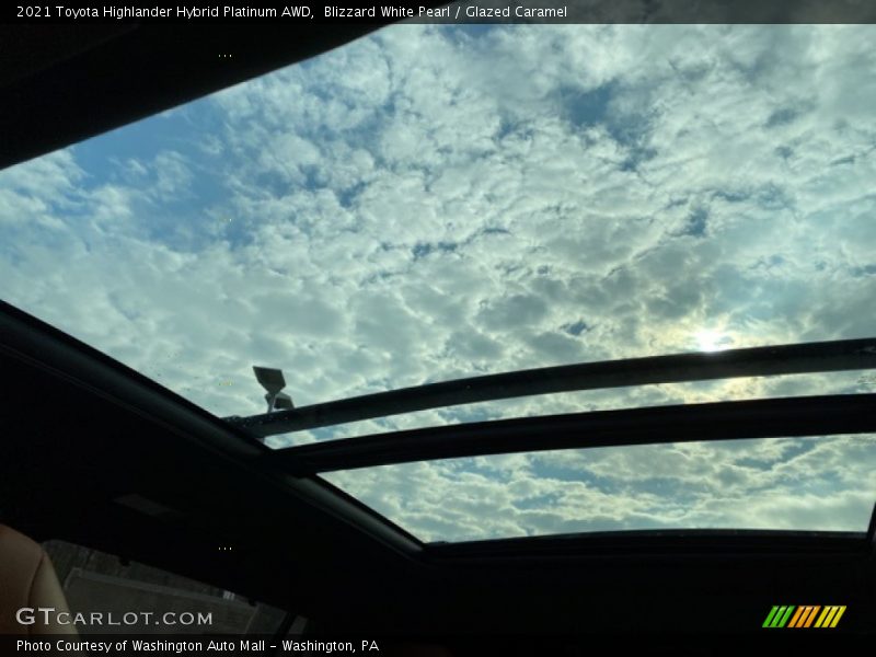 Sunroof of 2021 Highlander Hybrid Platinum AWD