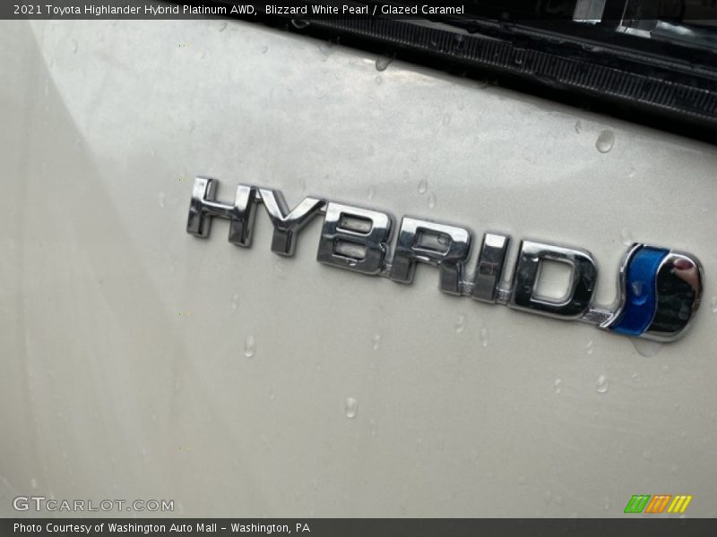 Blizzard White Pearl / Glazed Caramel 2021 Toyota Highlander Hybrid Platinum AWD
