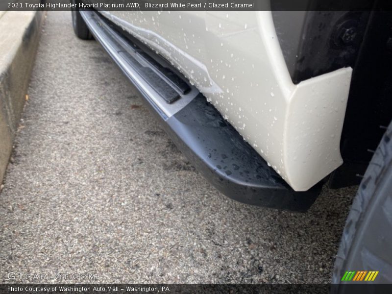 Blizzard White Pearl / Glazed Caramel 2021 Toyota Highlander Hybrid Platinum AWD
