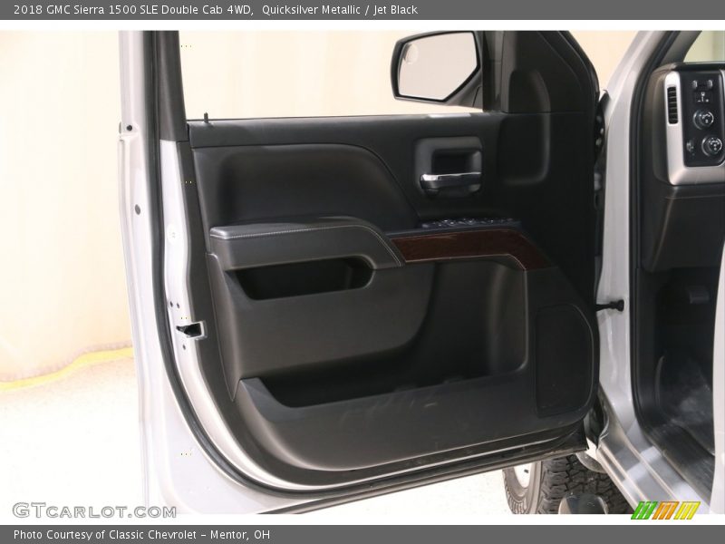 Quicksilver Metallic / Jet Black 2018 GMC Sierra 1500 SLE Double Cab 4WD