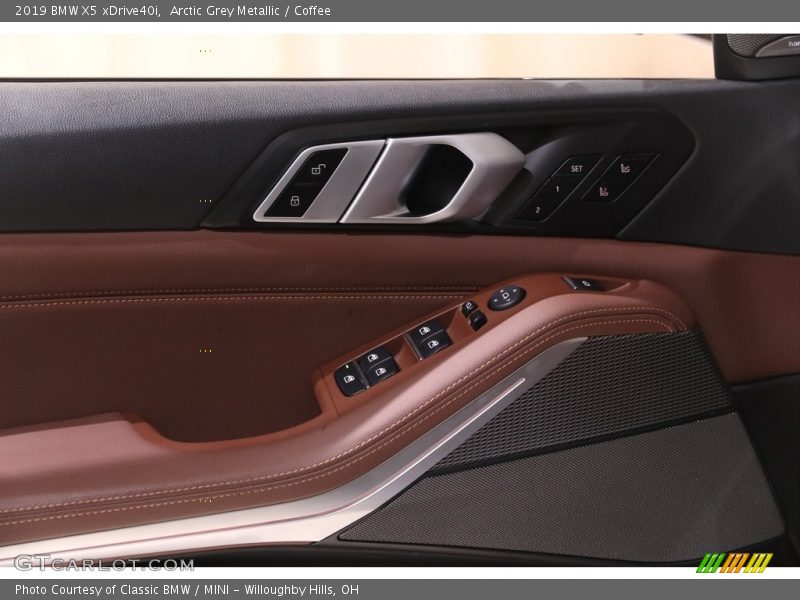 Arctic Grey Metallic / Coffee 2019 BMW X5 xDrive40i