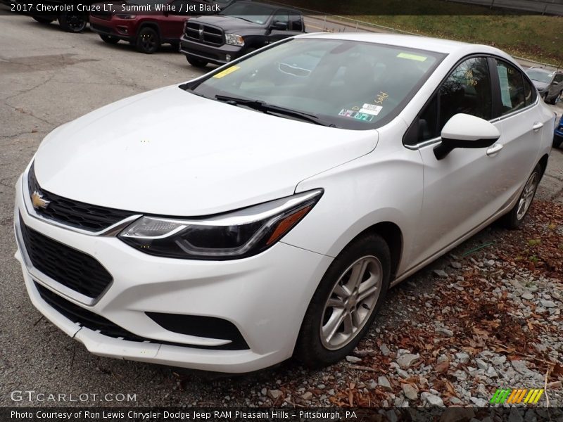 Summit White / Jet Black 2017 Chevrolet Cruze LT