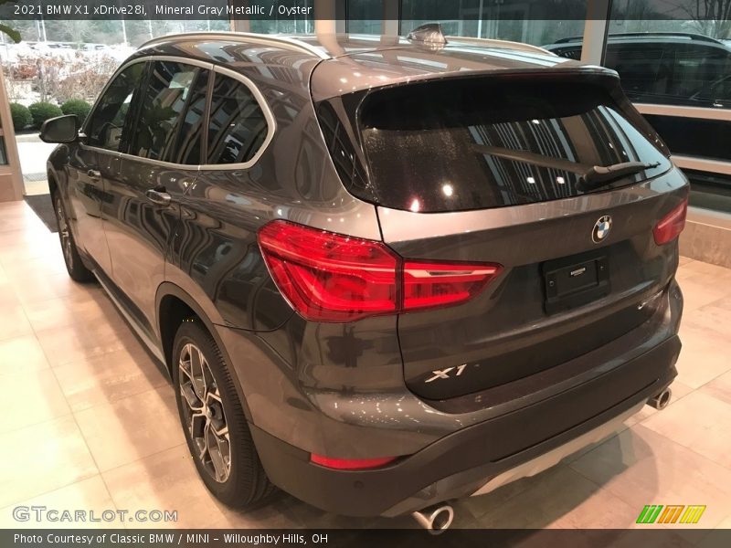 Mineral Gray Metallic / Oyster 2021 BMW X1 xDrive28i